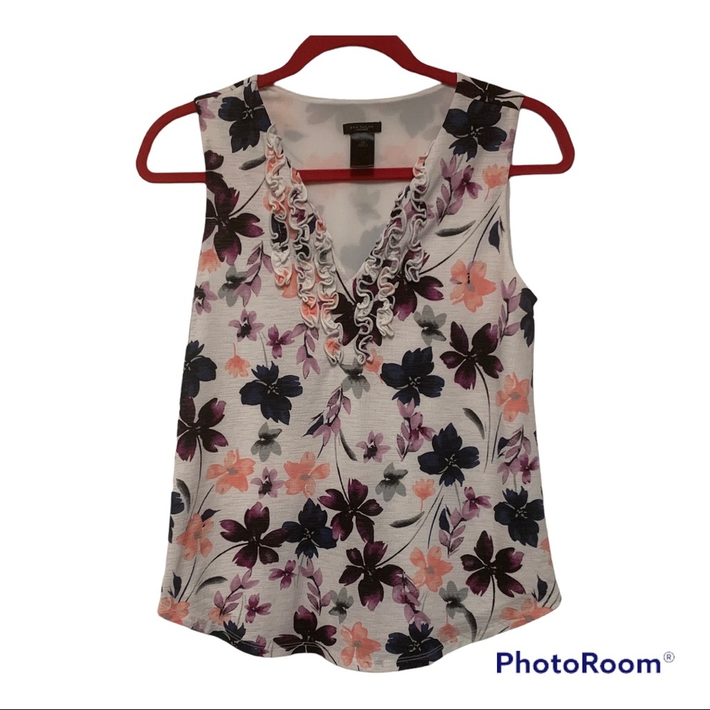 ANN TAYLOR Women’s Floral sleeveless blouse.